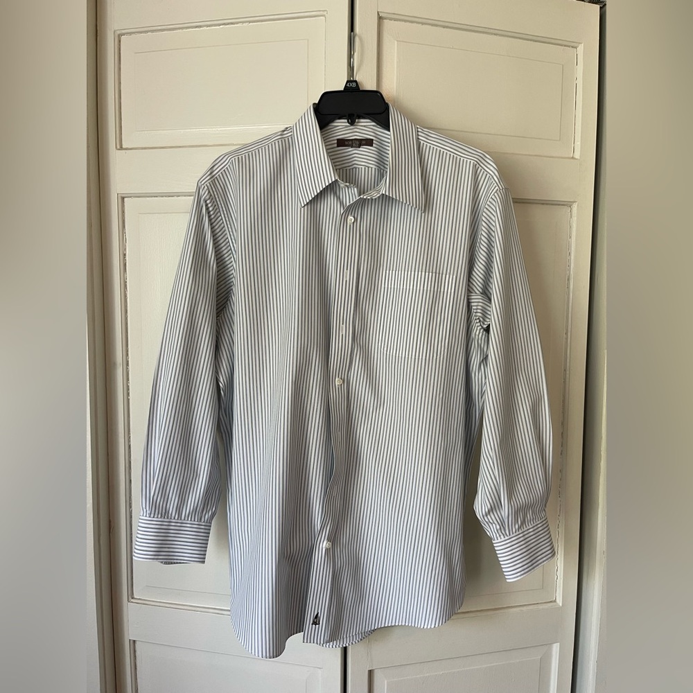 Nordstrom Men's White and Blue Striped Long-Sleeve Button-Down Shirt